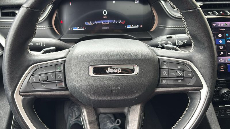 2022 Jeep Grand Cherokee Limited photo 12