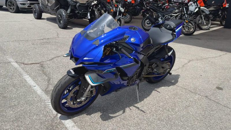 Used 2025 Yamaha YZF-R1 Image 4