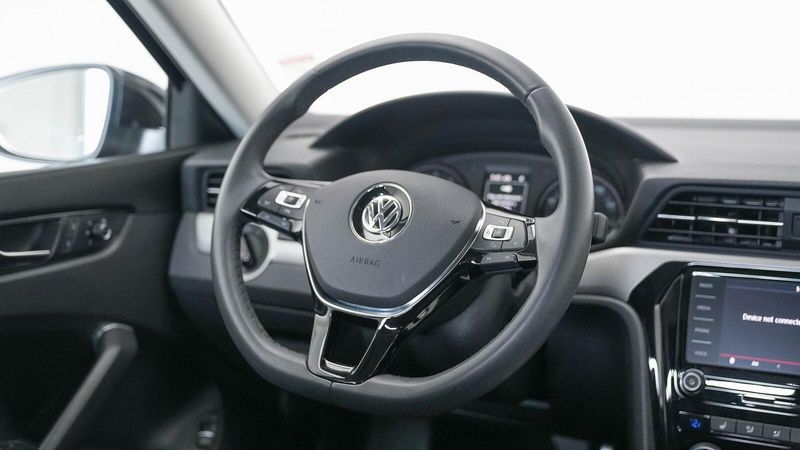 2022 Volkswagen Passat 2.0T SEImage 15