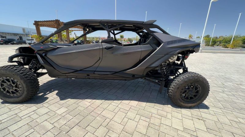 New 2026 Can-Am MAVERICK R MAX X RS 999T DCT Image 6