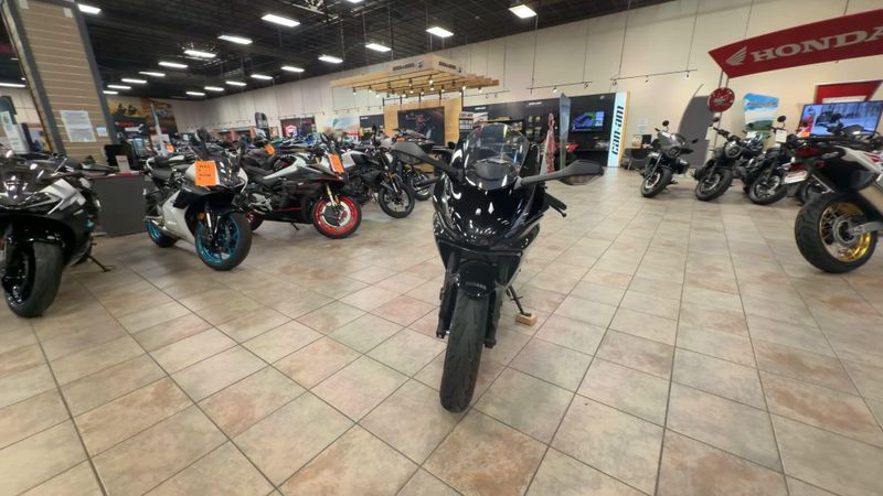 Used 2026 Yamaha YZF-R7 CA Image 4