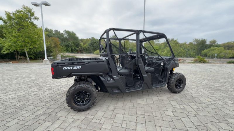 New 2026 Can-Am DEFENDER MAX DPS HD9 Image 2