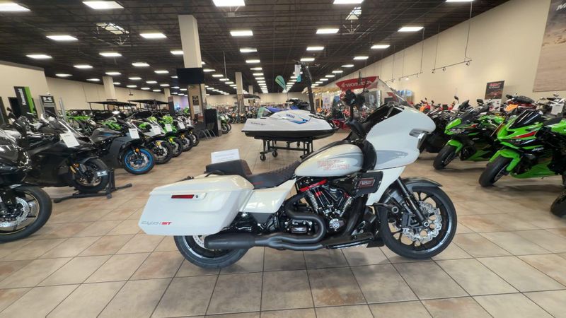 Used 2024 Harley-Davidson ROAD GLIDE CVO ST Image 3