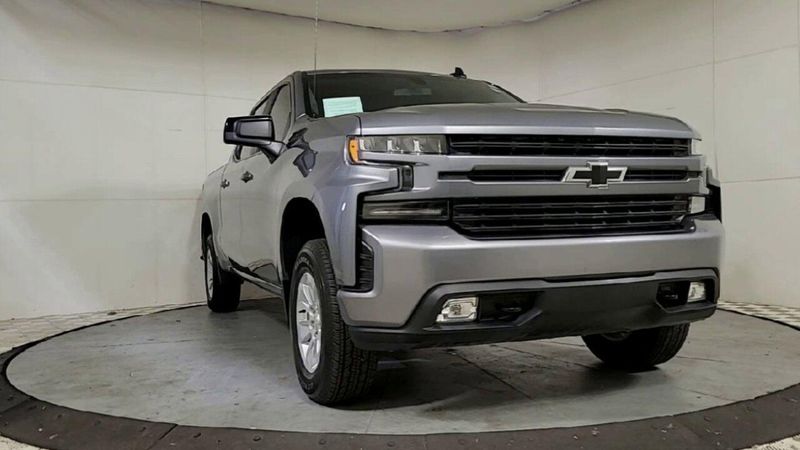 2021 Chevrolet Silverado 1500 RST photo 3