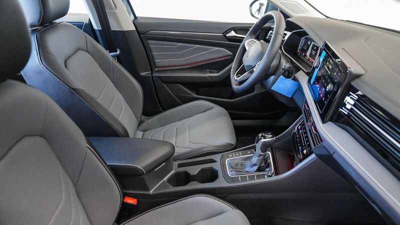 New 2025 Volkswagen Jetta 1.5T SELImage 17