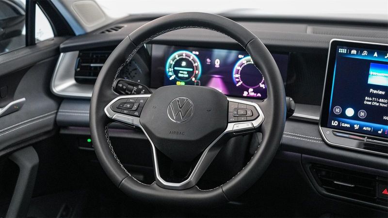 New 2025 Volkswagen Tiguan 2.0T SEImage 16