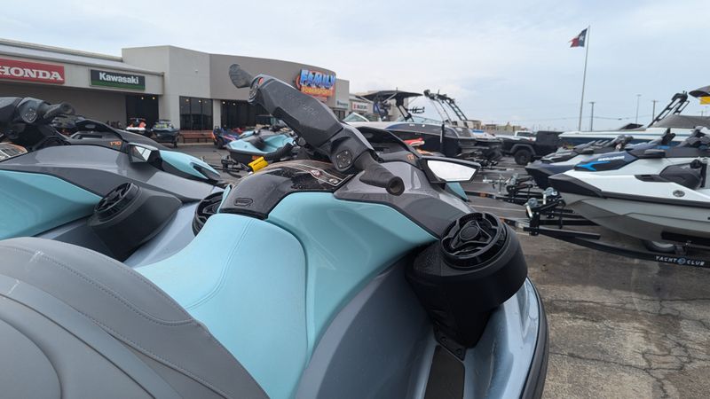 2024 SEADOO GTI SE 170 WITH SOUND SYSTEM IDF ICE METAL AND NEO MINT Image 4