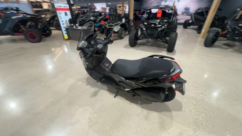 New 2026 Yamaha Xmax Image 9