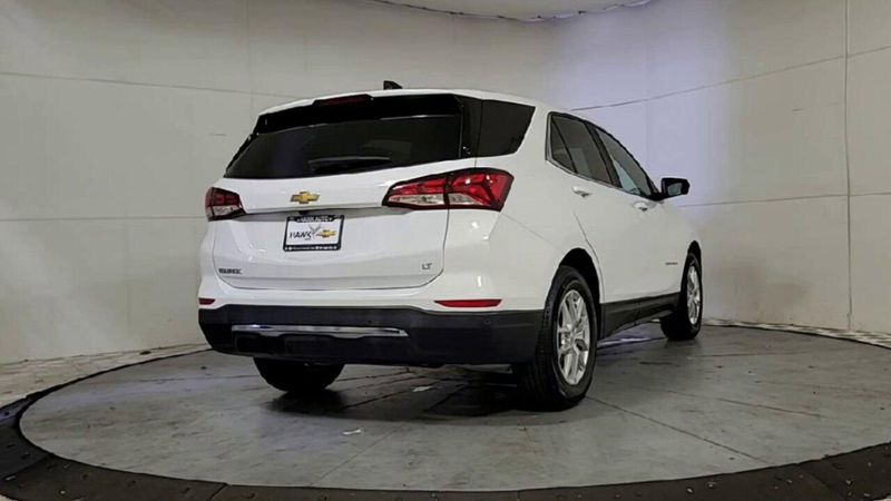 2022 Chevrolet Equinox LT photo 5