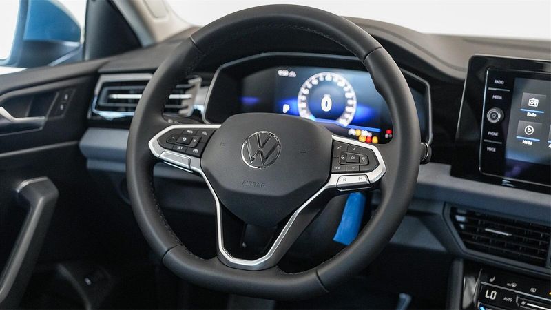 New 2025 Volkswagen Jetta 1.5T SEImage 16