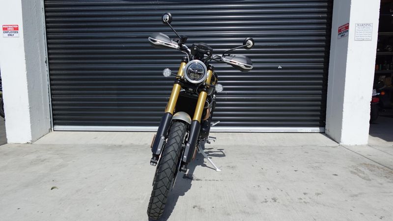 New 2025 Triumph Scrambler 1200 XE 