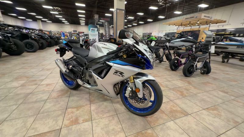 New 2026 Suzuki GSX-R750 Image 3
