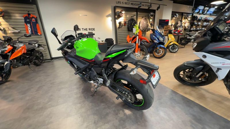 Used 2022 Kawasaki NINJA 650 Image 3