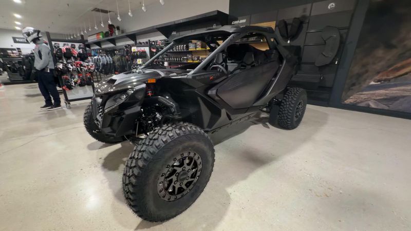 New 2026 Can-Am MAVERICK R X RS 999T DCT Image 5