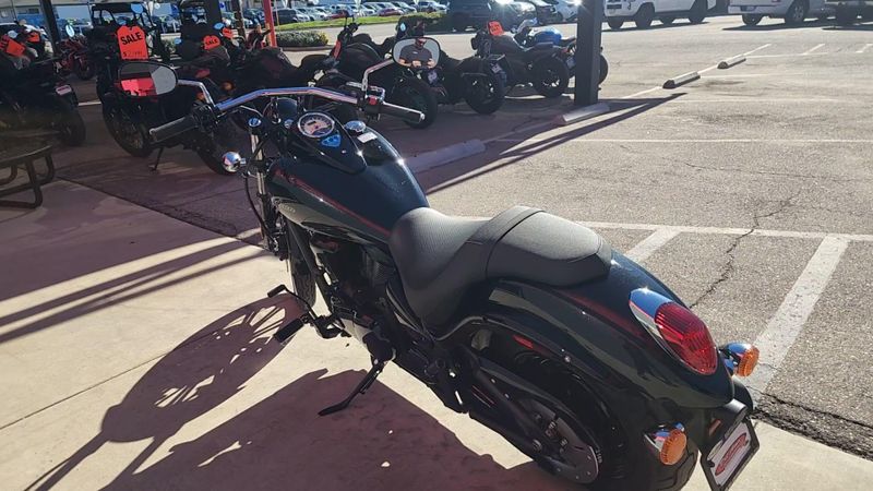 New 2026 Kawasaki VULCAN 900 CUSTOM Image 9