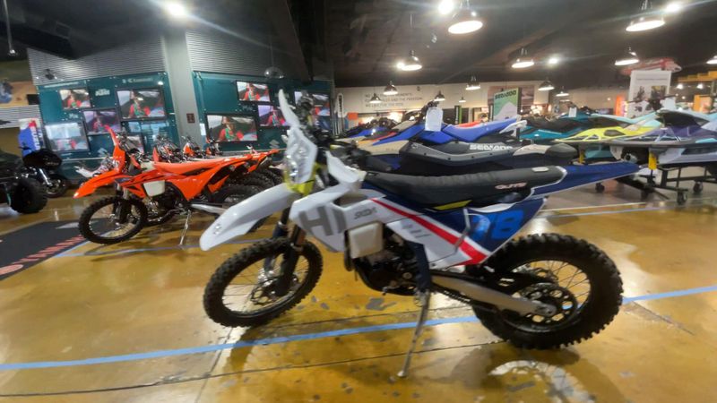 Used 2025 Husqvarna FE501W Image 9