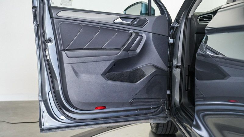 2022 Volkswagen Tiguan 2.0T SEImage 19