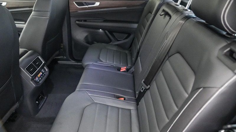 New 2025 Volkswagen Atlas 2.0T SELImage 19