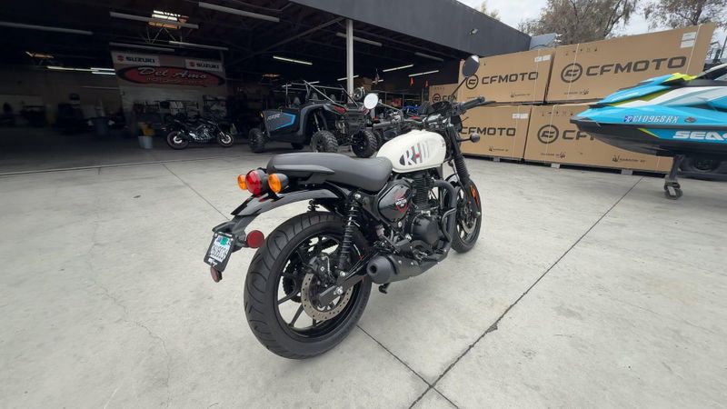 Used 2023 Royal Enfield HUNTER 350 Image 8