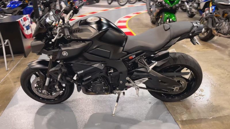 Used 2019 Yamaha MT-10 CA Image 9