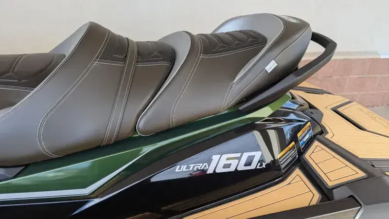 2025 Kawasaki JET SKI ULTRA 160LX Image 8