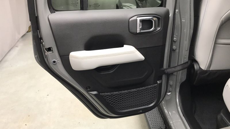 2023 Jeep Wrangler High Altitude 4xeImage 18