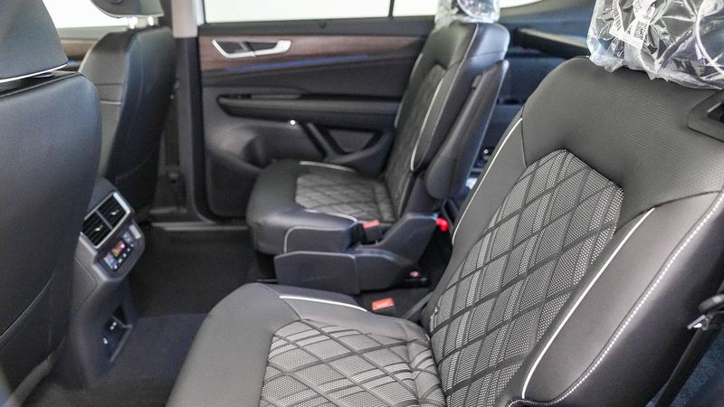 2025 Volkswagen Atlas 2.0T SEL Premium R-LineImage 20