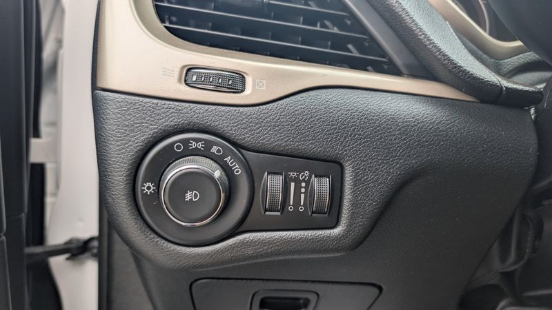 Used 2016 Jeep Cherokee LatitudeImage 27