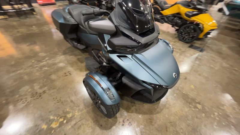 New 2026 Can-Am SPYDER RT (SE6) Image 6