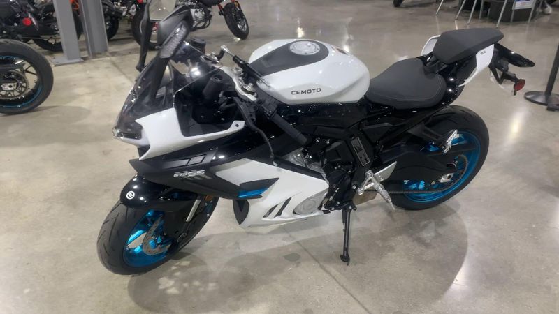 New 2025 CFMOTO 675SS Image 5