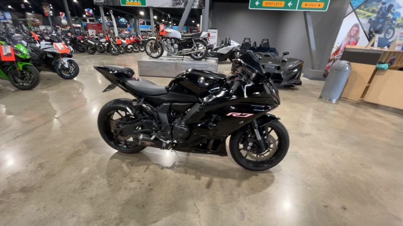 Used 2023 Yamaha YZF-R7 Image 9
