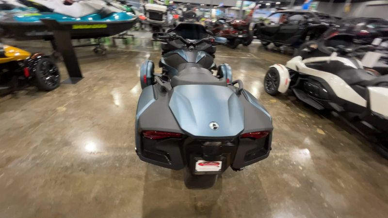 New 2026 Can-Am SPYDER RT (SE6) Image 3