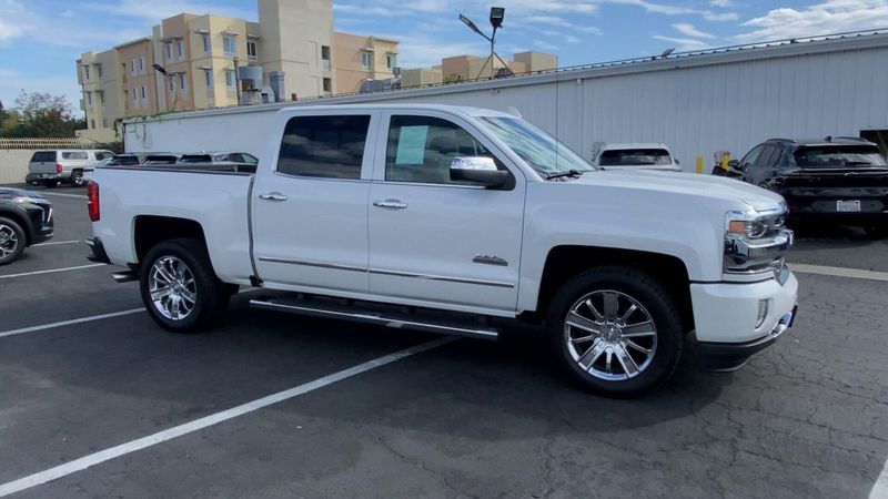 Used 2018 Chevrolet Silverado 1500 High CountryImage 3