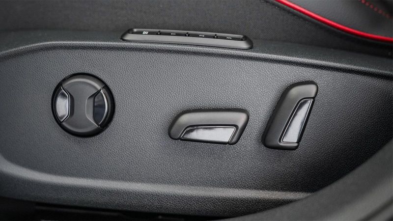New 2025 Volkswagen Golf GTI AutobahnImage 22