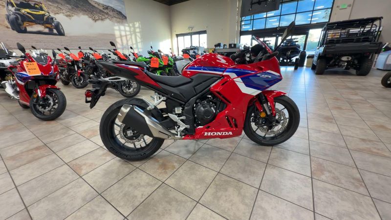 New 2025 Honda CBR500R ABS Image 2