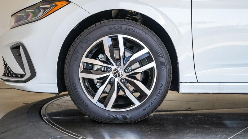 New 2025 Volkswagen Jetta 1.5T SEImage 10