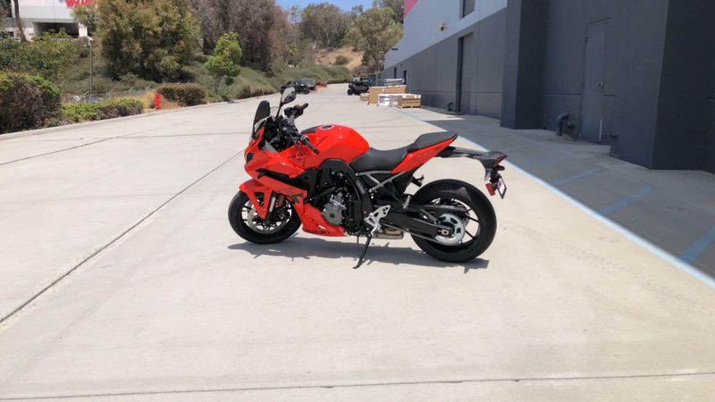 New 2026 Suzuki GSX 8R Image 7