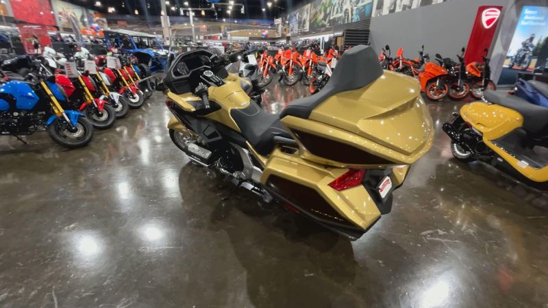 2025 Honda GOLDWING TOUR DCT Image 6