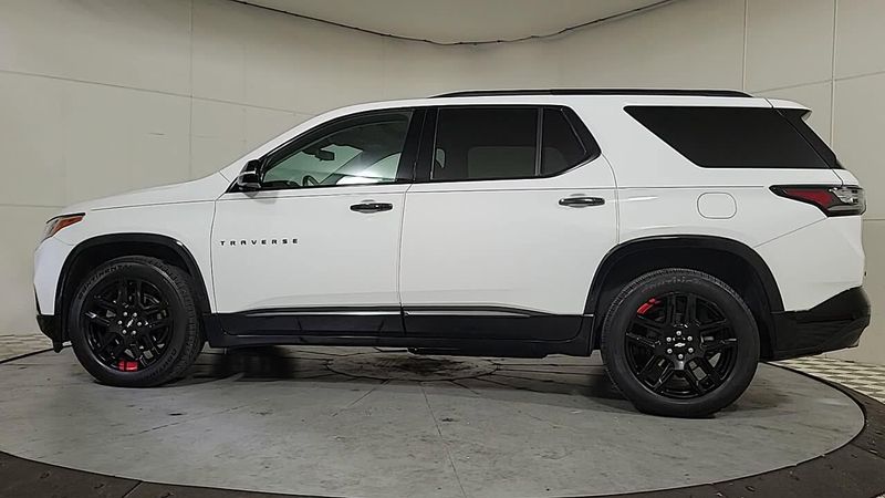 2020 Chevrolet Traverse Premier photo 2