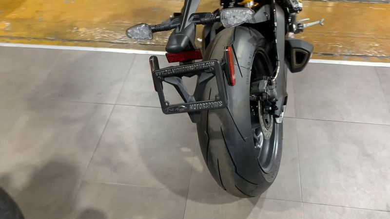 New 2025 Triumph STREET TRIPLE 765 RS Image 2