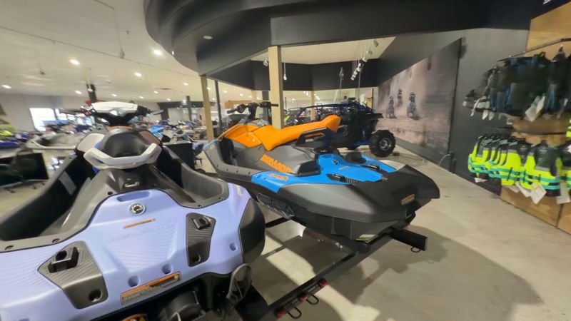 New 2026 Sea-Doo SPARK FOR 3 90 TRIXX (SOUND SYSTEM) Image 6