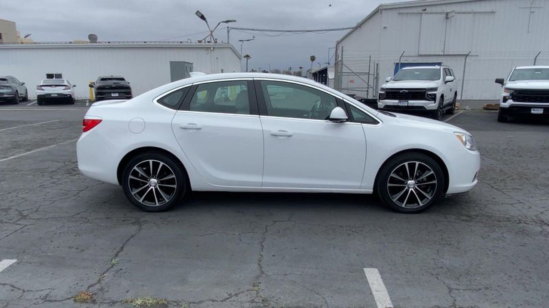 2017 Buick Verano Sport TouringImage 10