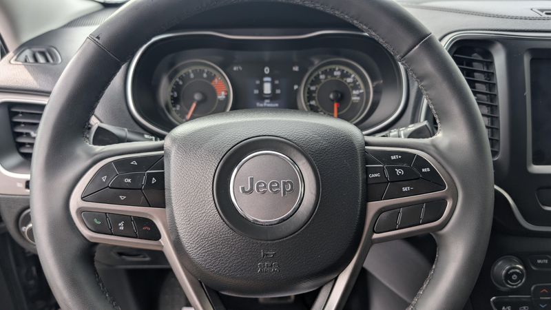 Used 2022 Jeep Cherokee Latitude LuxImage 19