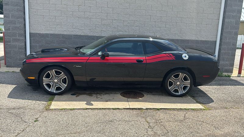 2013 Dodge Challenger R/T Classic photo 2