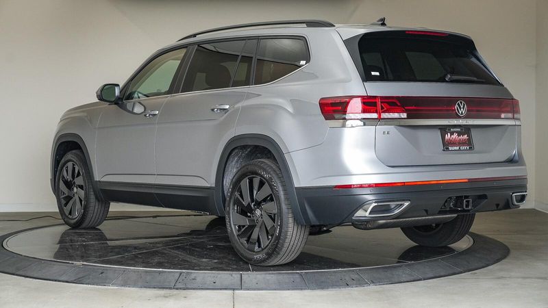 New 2025 Volkswagen Atlas 2.0T SE w/TechnologyImage 2