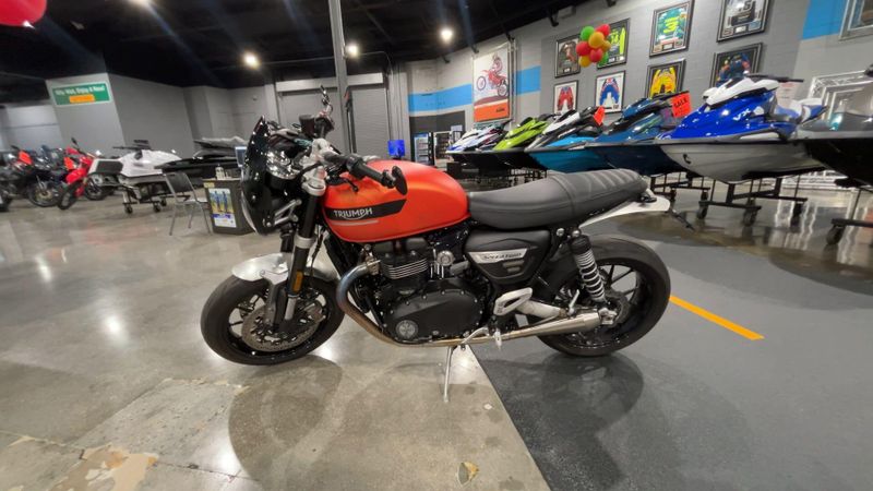 2023 Triumph SPEED TWIN 1200  in a MATTE BAJA ORANGE exterior color. Del Amo Motorsports of Redondo Beach (424) 390-7811 delamomotorsports.com 