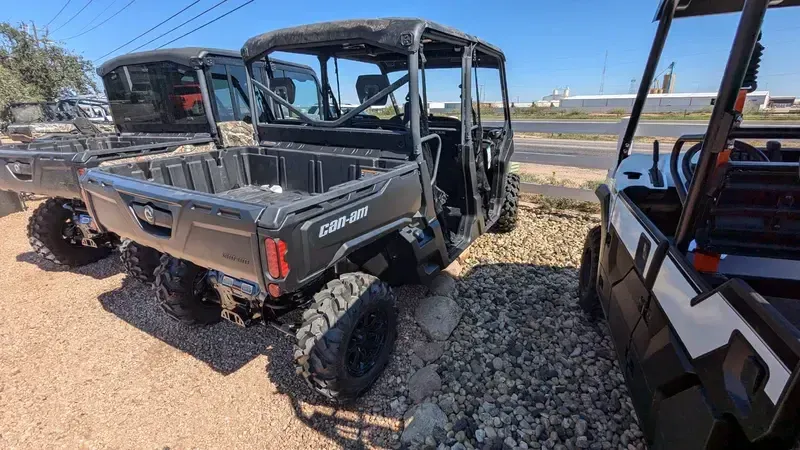 2025 Can-Am DEFENDER MAX DPS HD10 STEALTH BLACKImage 6