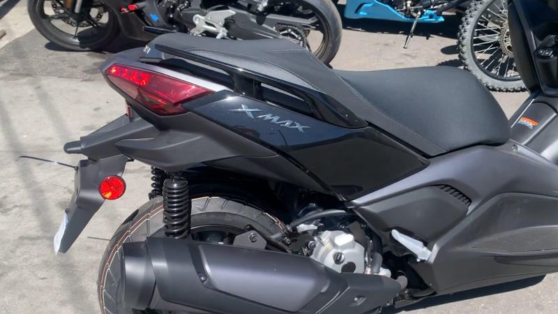 New 2025 Yamaha Xmax Image 8