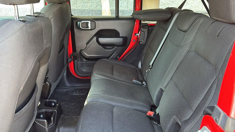 2022 Jeep Wrangler Unlimited WillysImage 9