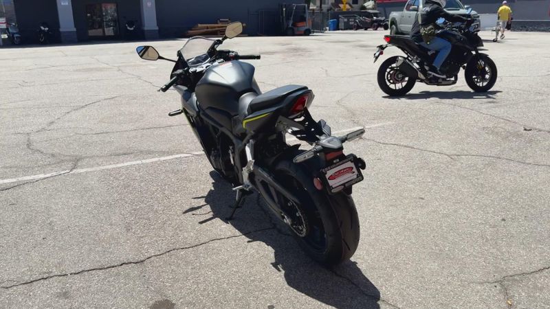 New 2026 Honda CBR650R E-CLUTCH Image 7